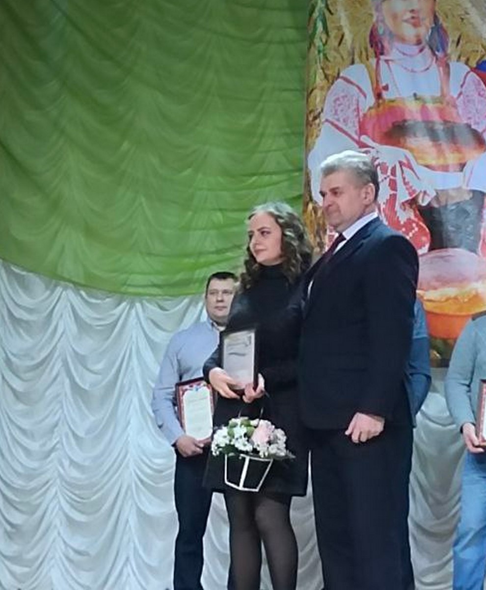 17 сотрудников компаний «Пчёлка» и «Владимировский сад» отмечены федеральными, областными и районными наградами