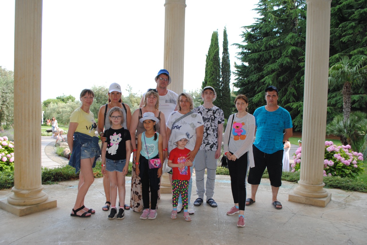 28 сотрудников «Владимировский сад» и «Пчёлка» с семьями побывали на отдыхе в Крыму