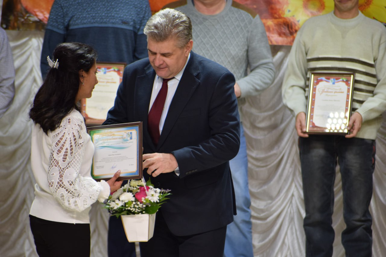 17 сотрудников компаний «Пчёлка» и «Владимировский сад» отмечены федеральными, областными и районными наградами
